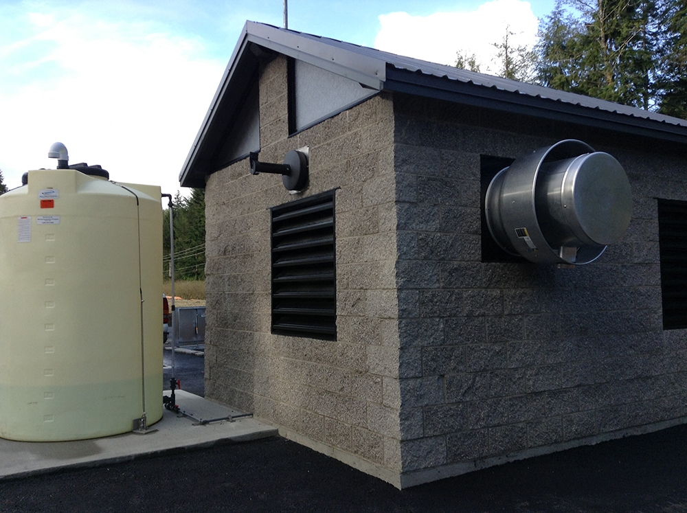 Control Building with an Odor Control Tank