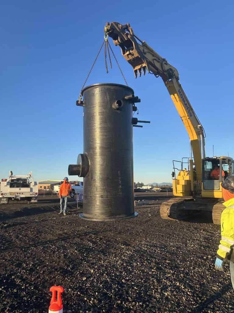 HDPE wet well installation Installation of a packaged HDPE wet well system designed by Romtec Utilities